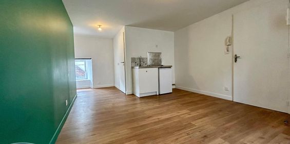 Location Appartement 1 pièce 20m² ST YRIEIX LA PERCHE 87500 - Photo 3