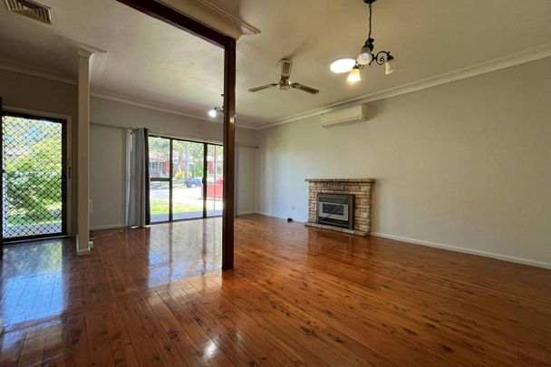 Three Bedroom Home! - Photo 1