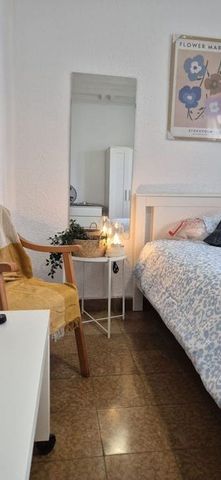 Calle del Hospital, Valencia, Valencian Community 46001 - Photo 2