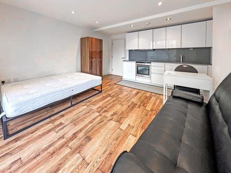 Studio to rent - Photo 2