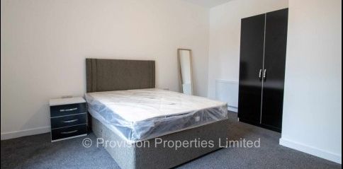 2 Bedroom Apartments in Leeds - Photo 2