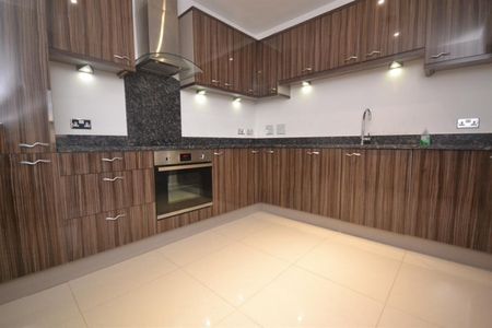1 bedroom Flat To Let - Photo 4