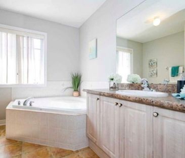 For Lease - 114 Rollingwood Drive, Brampton, Ontario - Photo 5