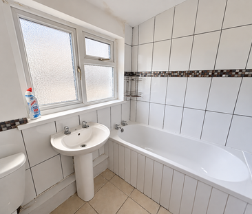 3 bedroom terraced house to rent - Photo 6