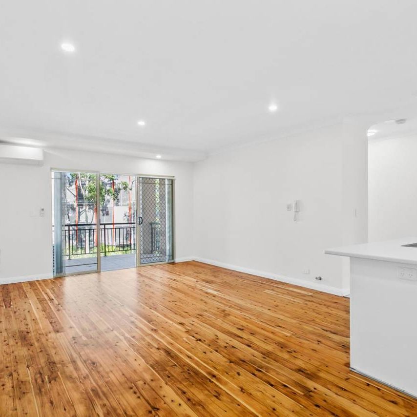 Modern Inner-City Apartment, positioned perfectly in a central location. - Photo 1