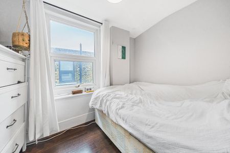 3 bedroom flat to rent - Photo 3