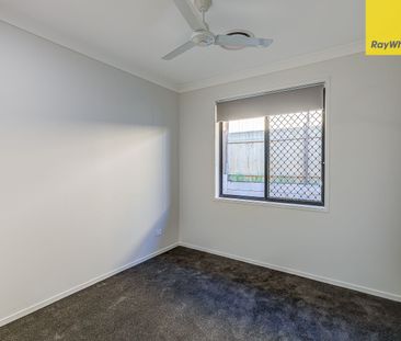 Amazing Home with Solar Energy and Ducted Air Conditioning! - Photo 2