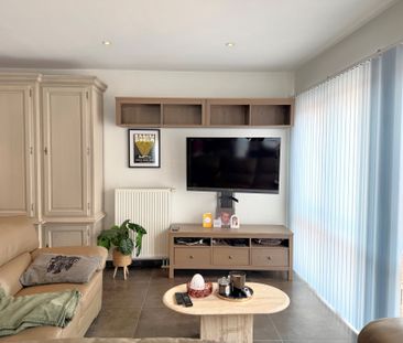 Appartement met 2 slaapkamers, balkon en autostaanplaats. - Photo 3