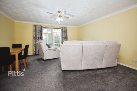 3 bedroom semi-detached house to rent - Photo 3
