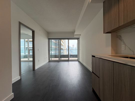 For Lease - 3 Concord Cityplace Way Unit# 5806, Toronto, Ontario - Photo 1