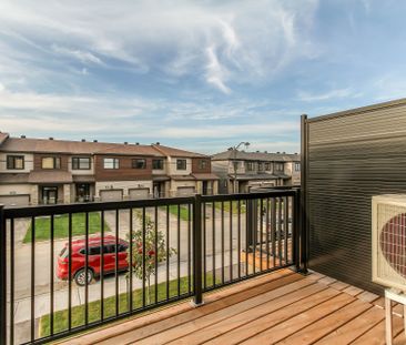 For Lease - 702 DONERAILE Walk, Barrhaven, Ontario - Photo 2