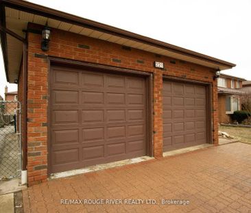 Detached Home For Lease | E8116910 - Photo 4