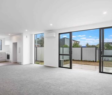 Modern Home in Mangere! - Photo 1