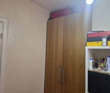 Room in a Shared Flat, Norbury Crescent, SW16 - Photo 5