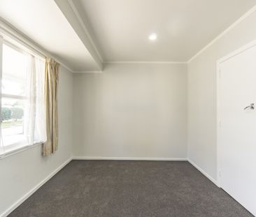 Three Bedroom Family Home - Photo 3