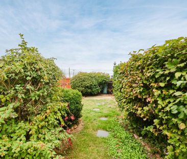 2 bedroom semi-detached house to rent - Photo 5
