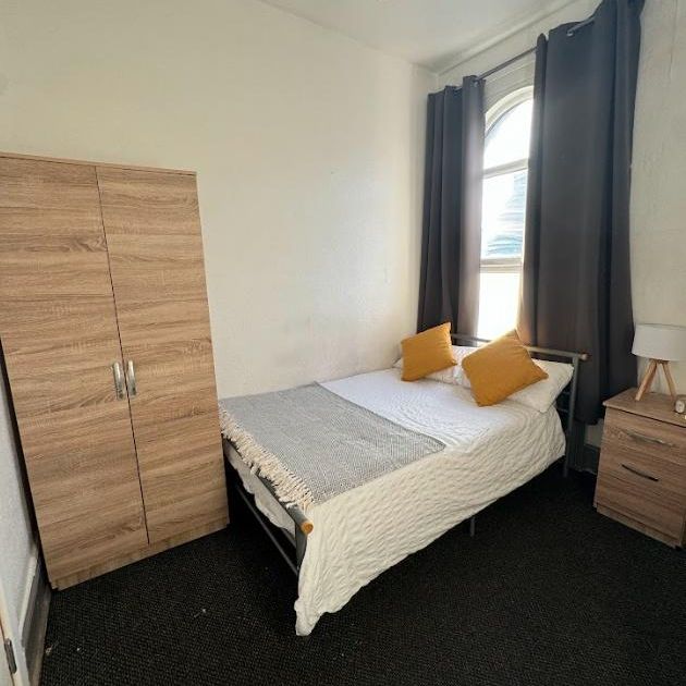 1 bedroom in a house share to rent - Photo 1