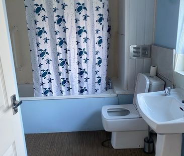 1 Bed Terraced House, Church Close, LS14 - Photo 2