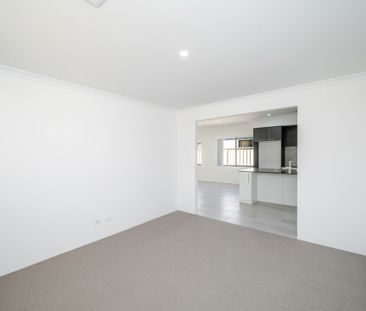 BRAND NEW FAMILY HOME - BUILT TO THE HIGHEST STANDARD - Photo 2