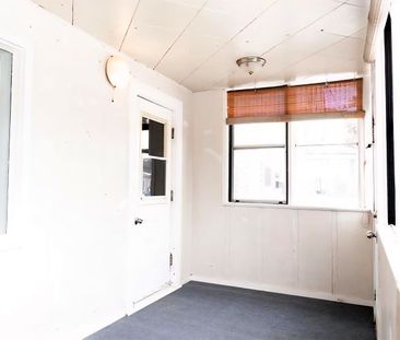 Alexander Avenue, Winnipeg, MB, R3E 1L9 - Photo 1