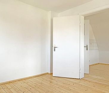 FÜ-Stadeln: ERSTBEZUG nach Renovierung, zauberhafte 2-Zi-Wohnung, 2. OG, inkl. Einbauküche - Photo 6