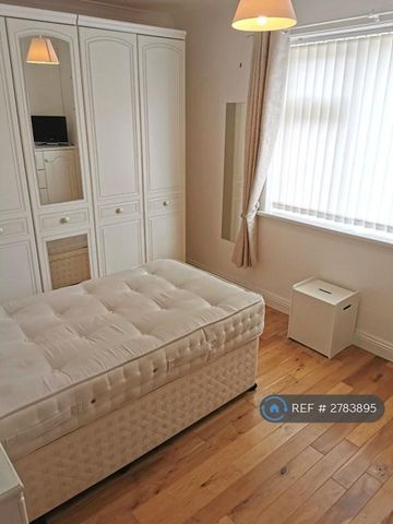 2 bedroom bungalow to rent - Photo 2