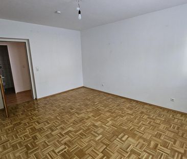 Großzügige 3 Zimmerwohnung mit Rundgang und Loggia - Photo 2