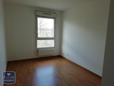 Location Appartement 4 pièces 88m² BOURG EN BRESSE 01000 - Photo 3