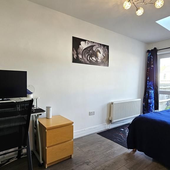 Studio to rent - Photo 1