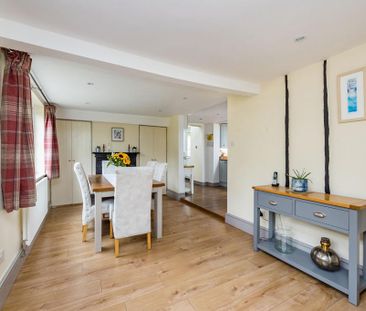 4 bedroom detached house to rent - Photo 2