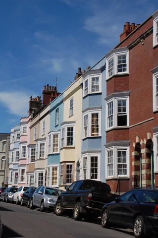 2 Bed Maisonette, Alfred Place, BS2 - Photo 2