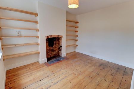 2 bedroom terraced house to rent - Photo 2