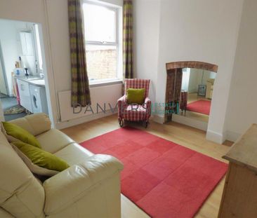 4 bedroom terraced house to rent - Photo 1