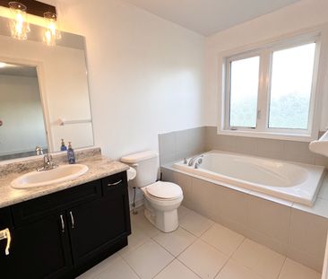 For Lease - 12 Mandley Street, Essa, Ontario - Photo 6