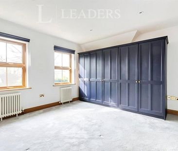 4 bedroom detached house to rent - Photo 6