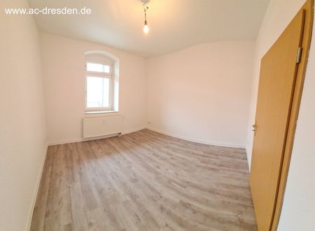 Freundliche 2-Zimmer-Wohnung mit Balkon und EBK in kernsaniertem Gründerzeithaus im Lutherviertel - Photo 3