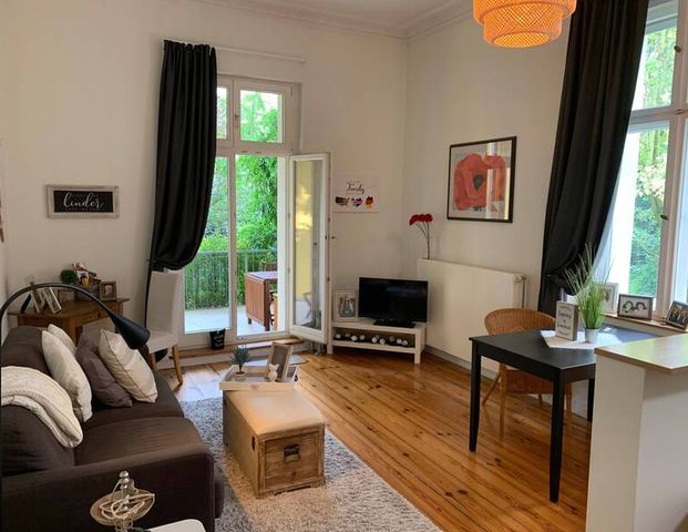 Helle Altbauwohnung mit Terrasse und Gartenanteil in Friedenau - Photo 1