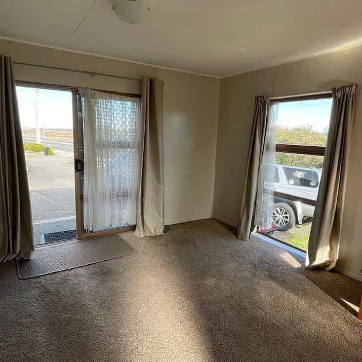 Charming Bay View 1BR Flat with Garden - Photo 1