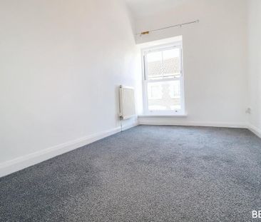 2 bedroom semi-detached house to rent - Photo 6