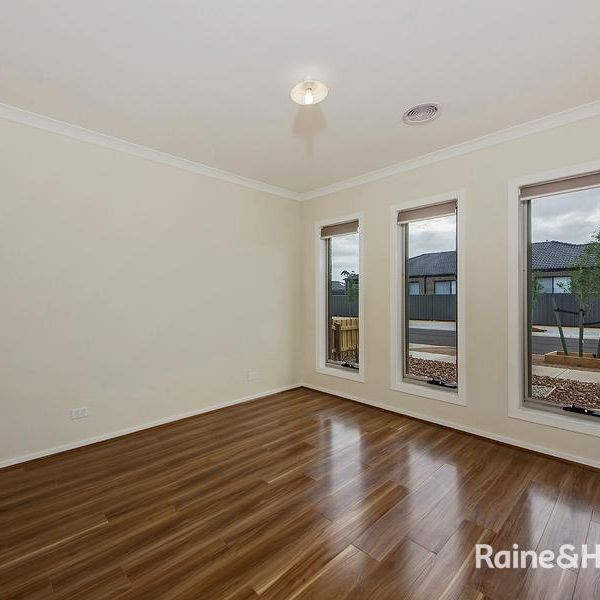 9 Luxor Drive, Fraser Rise, VIC 3336 - Photo 1