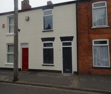 2 bedroom Mid Terraced House to let - Photo 6