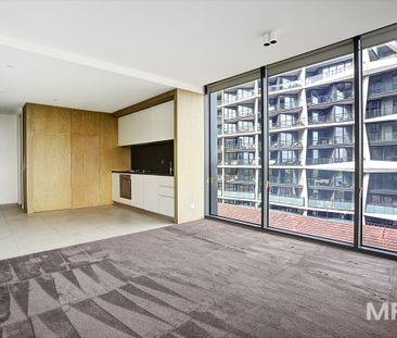 505/74 Queens Road, Melbourne - Photo 3
