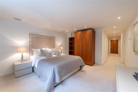 Spacious and Modern Two Bedroom Apartment - Photo 3