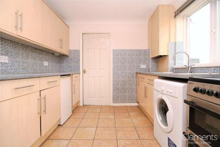 3 bedroom terraced house to rent - Photo 2