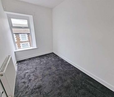 Tower Street, Treforest, CF37 - Photo 1