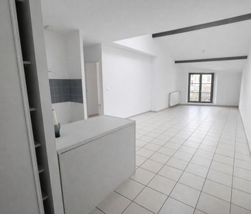 Location Appartement 2 pièces 59m² ROMANS SUR ISERE 26100 - Photo 4