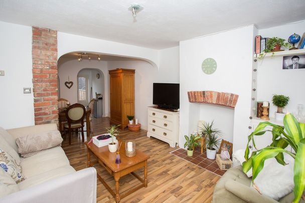 Available unfurnished from 15/06/2026 - Photo 1