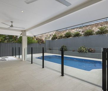 HOME + POOL + SOLAR POWER + TESLA BATTERY - Photo 6