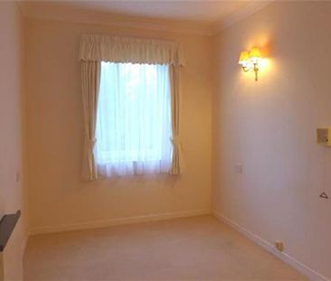 1 bedroom retirement property to rent - Photo 4