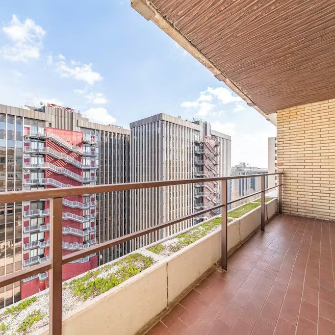 Calle de Mauricio Legendre, Madrid, Community of Madrid 28046 - Photo 2